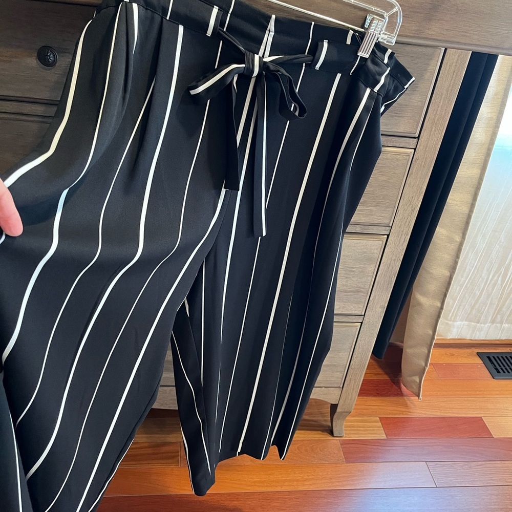 Wide Leg Striped Capris